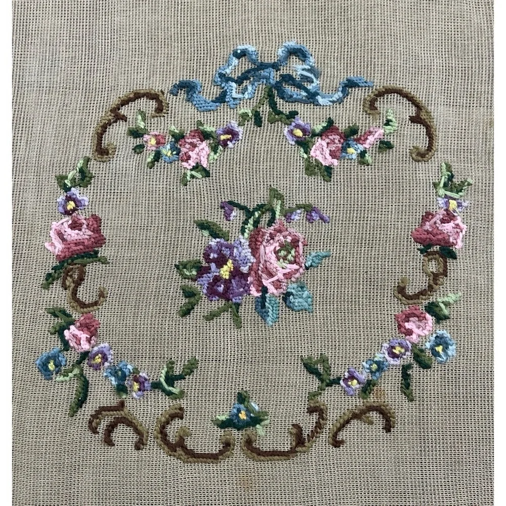 Paragon Needlepoint Tapestry Finished Floral Piece Art. 2100 B 6008 Embroidery